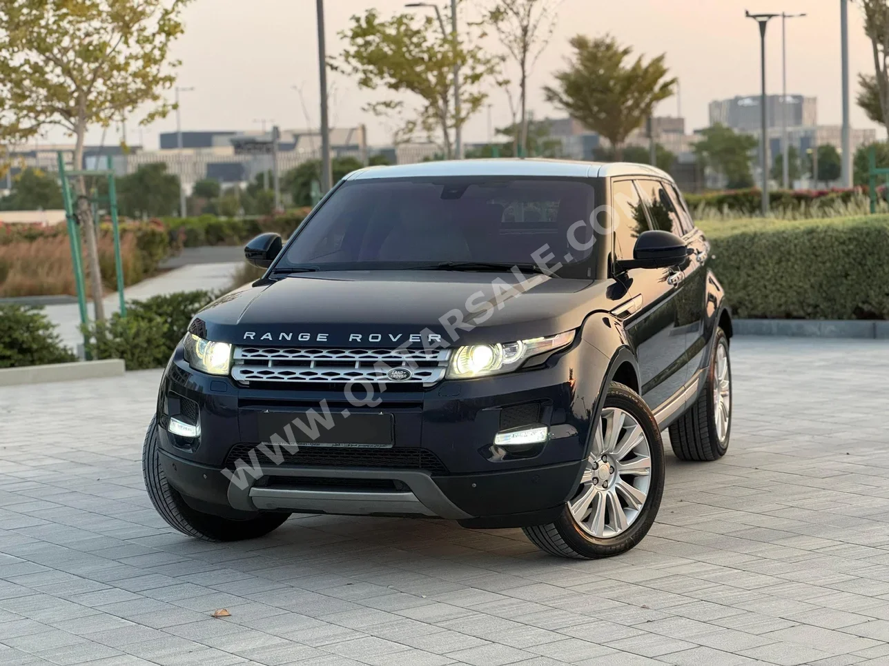 لاند روفر  أيفوك  2015  اوتوماتيك  99,800 كم  4 سلندر  دفع رباعي  اس يو في  أسود