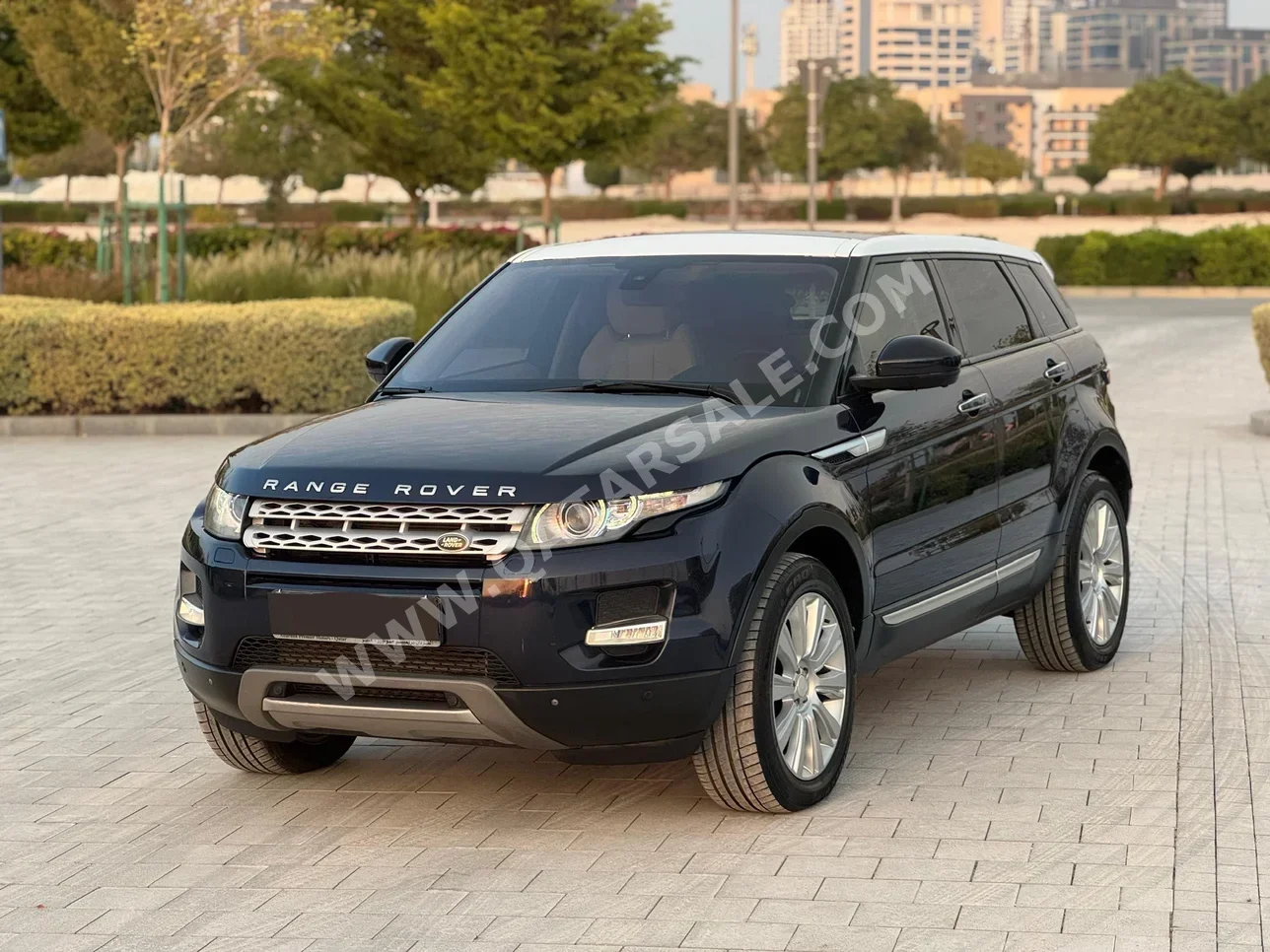 لاند روفر  أيفوك  2015  اوتوماتيك  99,800 كم  4 سلندر  دفع رباعي  اس يو في  أسود