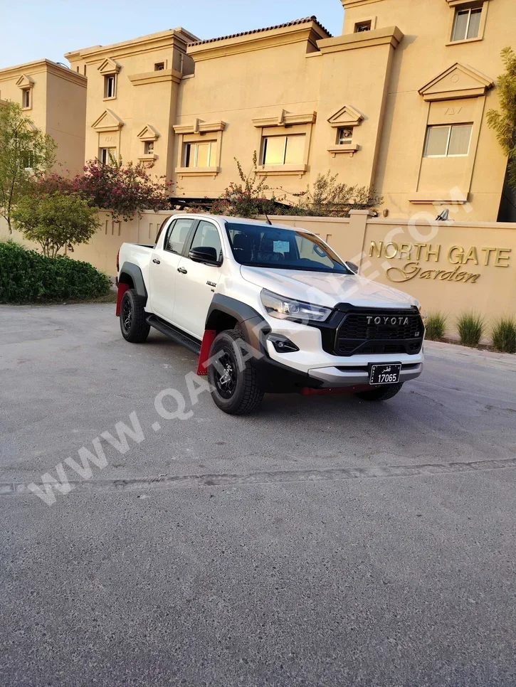Toyota  Hilux  GR Sport  2025  Automatic  0 Km  6 Cylinder  Four Wheel Drive (4WD)  Pick Up  White  With Warranty