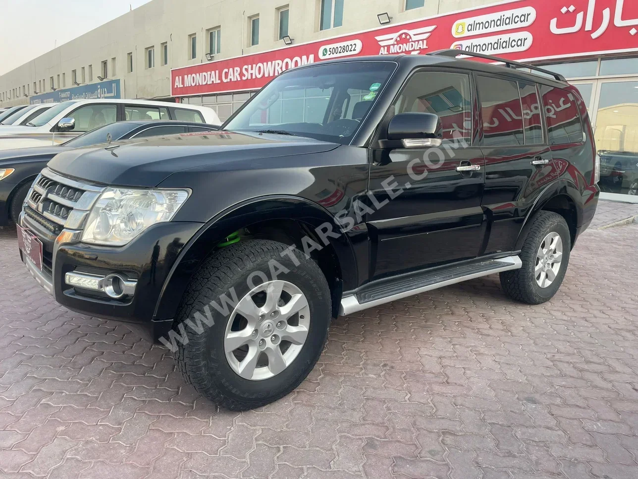 ميتسوبيشي  باجيرو  GLS  2015  اوتوماتيك  115,000 كم  6 سلندر  دفع رباعي  اس يو في  أسود