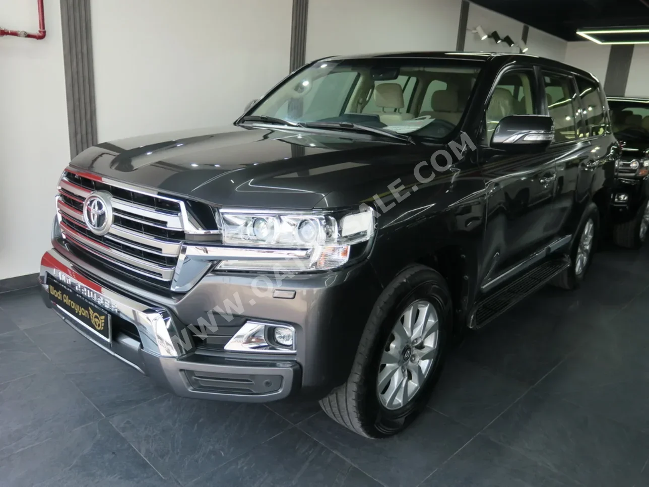 Toyota  Land Cruiser  GXR  2018  Automatic  170,000 Km  8 Cylinder  Four Wheel Drive (4WD)  SUV  Gray