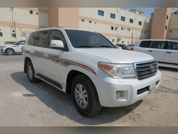 Toyota  Land Cruiser  GXR  2013  Automatic  381,000 Km  6 Cylinder  Four Wheel Drive (4WD)  SUV  White