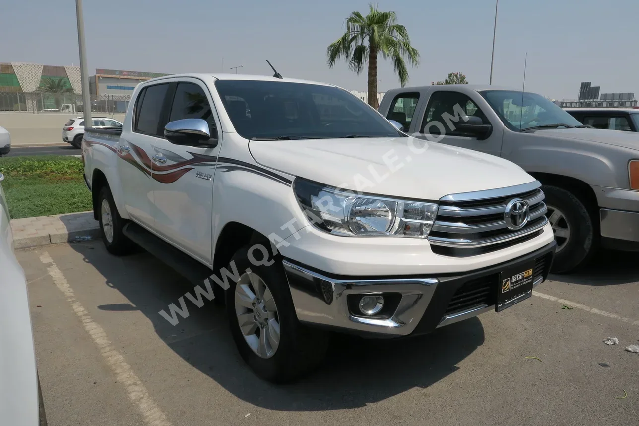 Toyota  Hilux  2020  Automatic  71,000 Km  4 Cylinder  Four Wheel Drive (4WD)  Pick Up  White