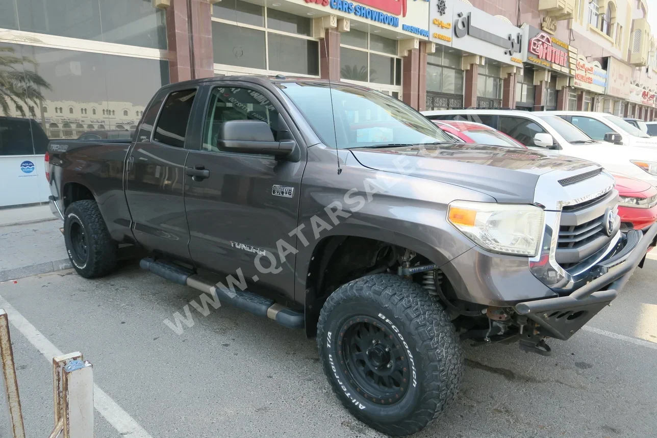 Toyota  Tundra  TRD  2015  Automatic  112,000 Km  8 Cylinder  Four Wheel Drive (4WD)  Pick Up  Black