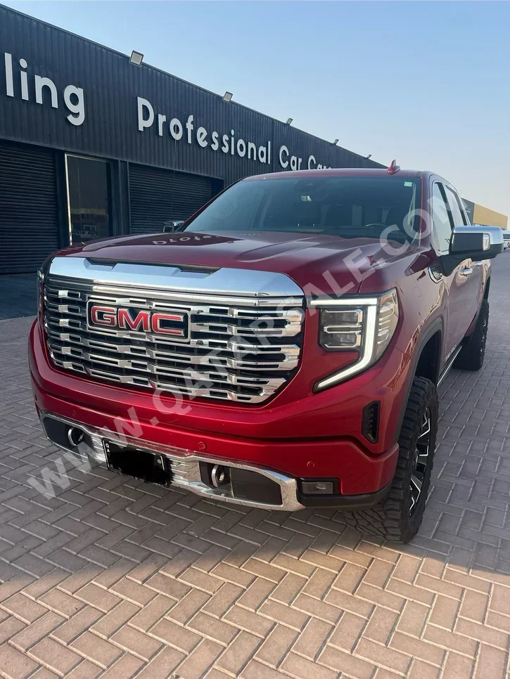 GMC  Sierra  Denali  2022  Automatic  166,000 Km  8 Cylinder  Four Wheel Drive (4WD)  Pick Up  Maroon