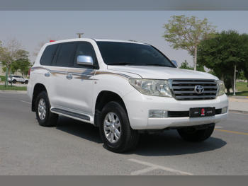 Toyota  Land Cruiser  VXR  2009  Automatic  260,000 Km  8 Cylinder  Four Wheel Drive (4WD)  SUV  White
