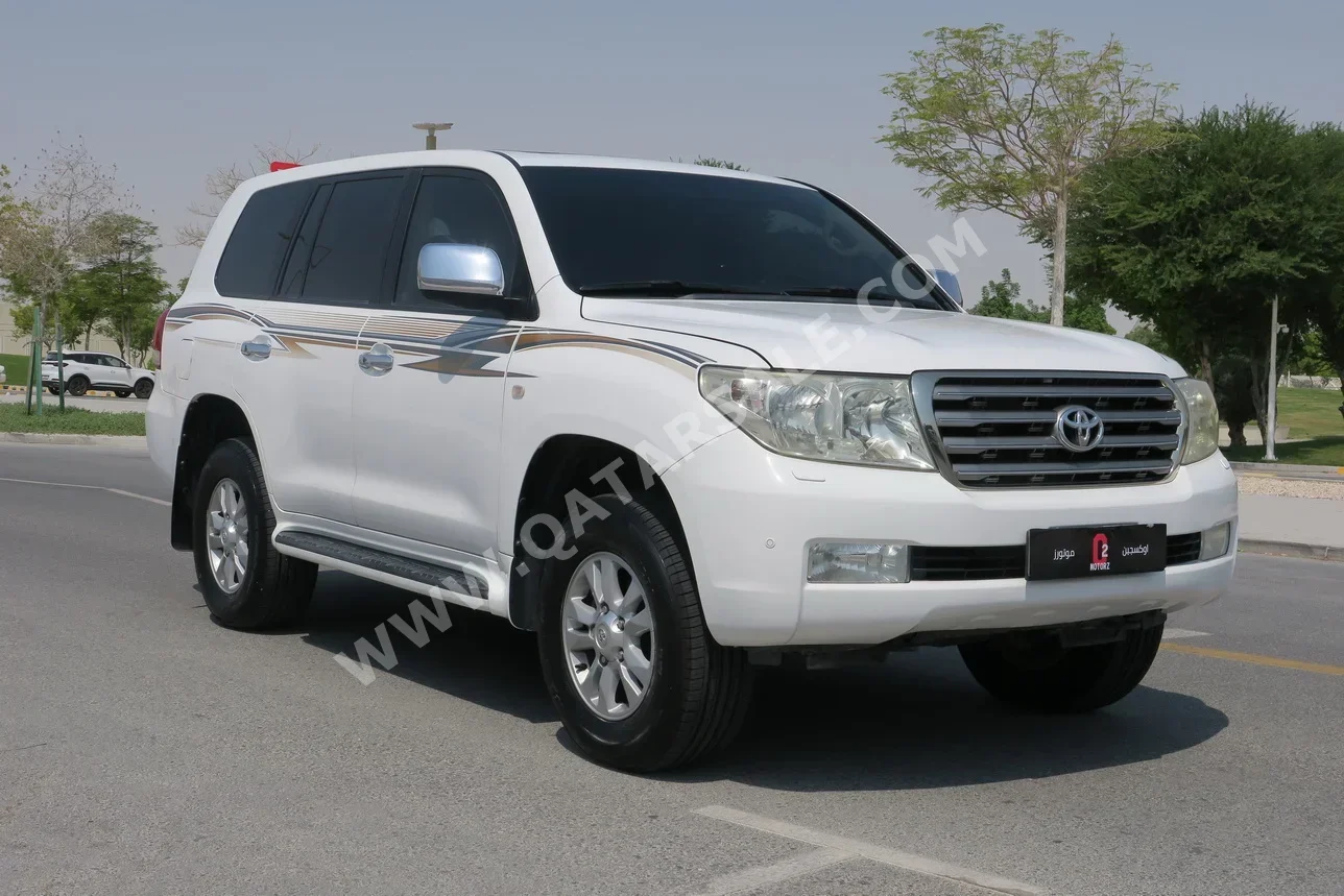 Toyota  Land Cruiser  VXR  2009  Automatic  260,000 Km  8 Cylinder  Four Wheel Drive (4WD)  SUV  White