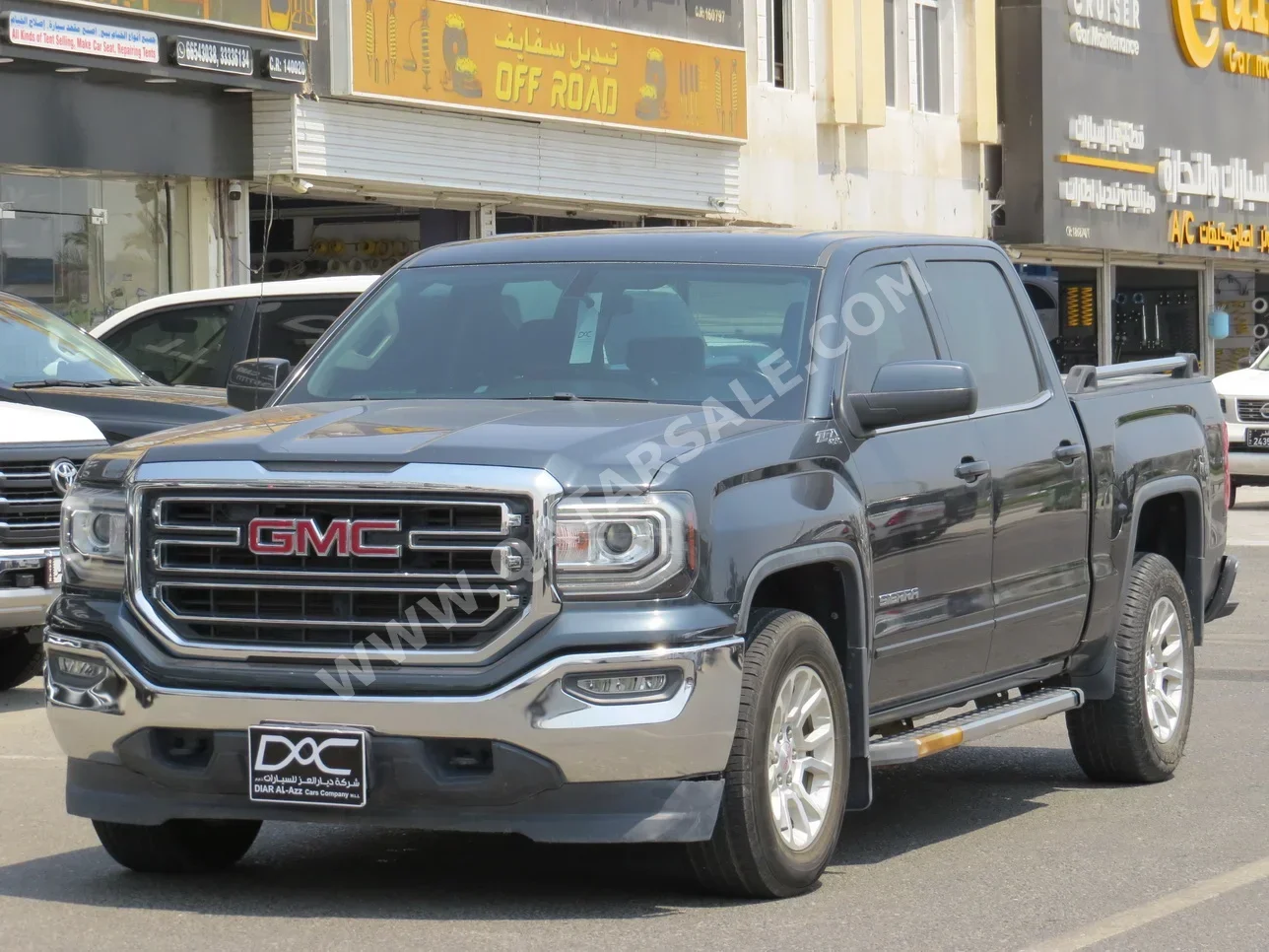 GMC  Sierra  2018  Automatic  239,000 Km  8 Cylinder  Four Wheel Drive (4WD)  Pick Up  Gray