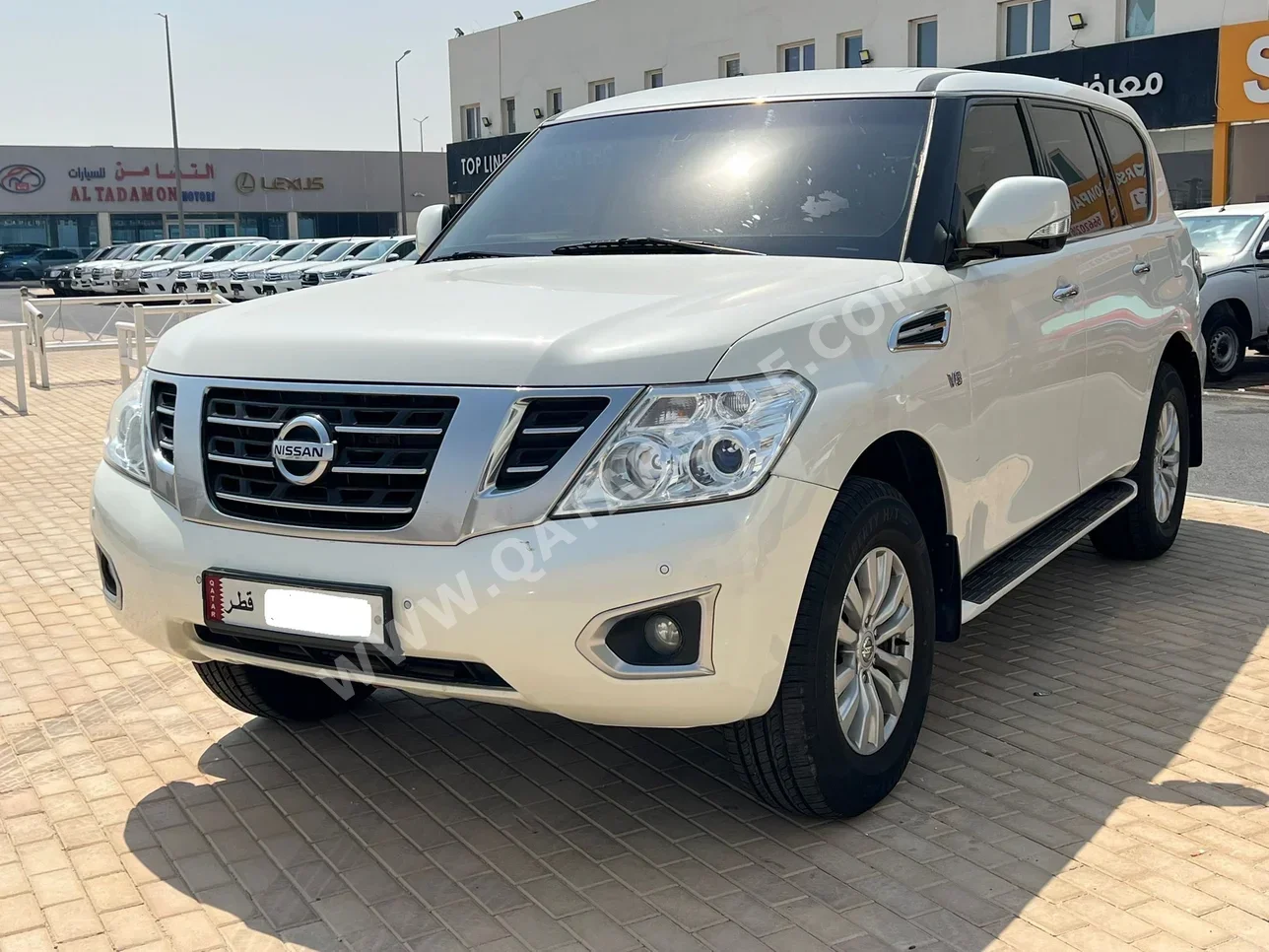 Nissan  Patrol  SE  2014  Automatic  303,000 Km  8 Cylinder  Four Wheel Drive (4WD)  SUV  White