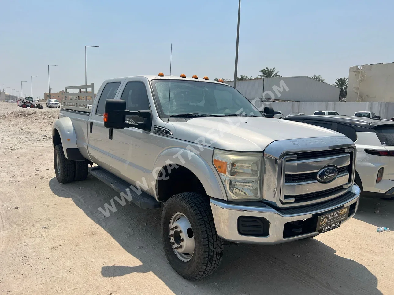 Ford  F  350  2013  Automatic  109,000 Km  8 Cylinder  Four Wheel Drive (4WD)  Pick Up  Silver