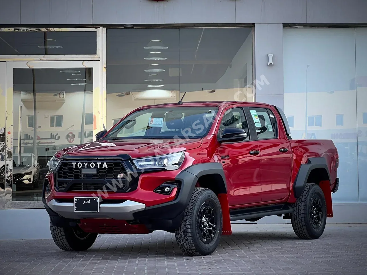 Toyota  Tundra  2025  Automatic  179,000 Km  8 Cylinder  Four Wheel Drive (4WD)  Pick Up  Red