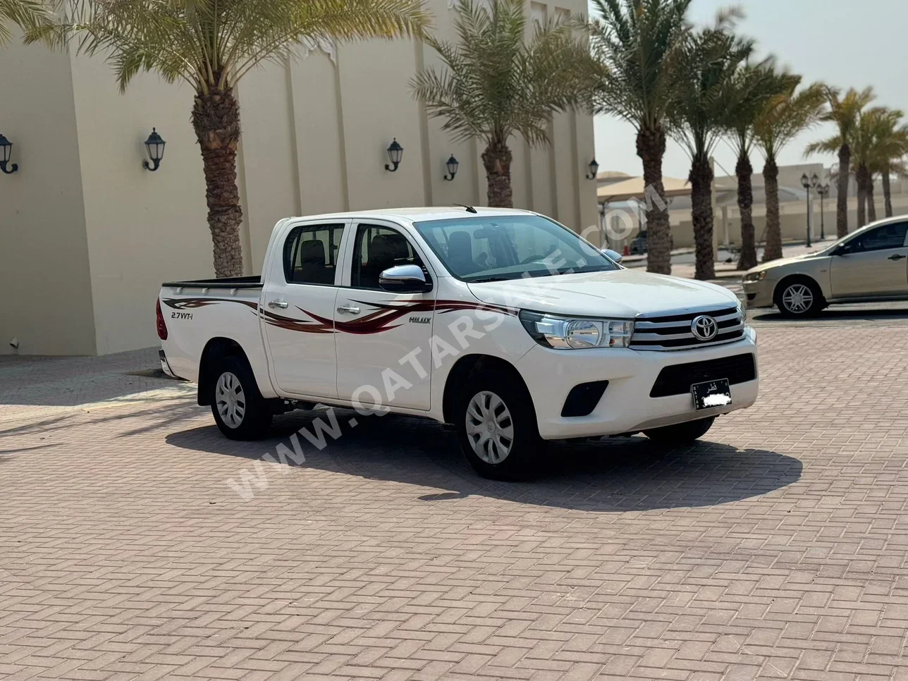 Toyota  Hilux  SR5  2022  Automatic  170,000 Km  4 Cylinder  Rear Wheel Drive (RWD)  Pick Up  White