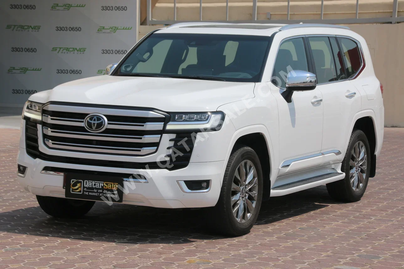 Toyota  Land Cruiser  VXR Twin Turbo  2023  Automatic  19,000 Km  6 Cylinder  Four Wheel Drive (4WD)  SUV  White  With Warranty