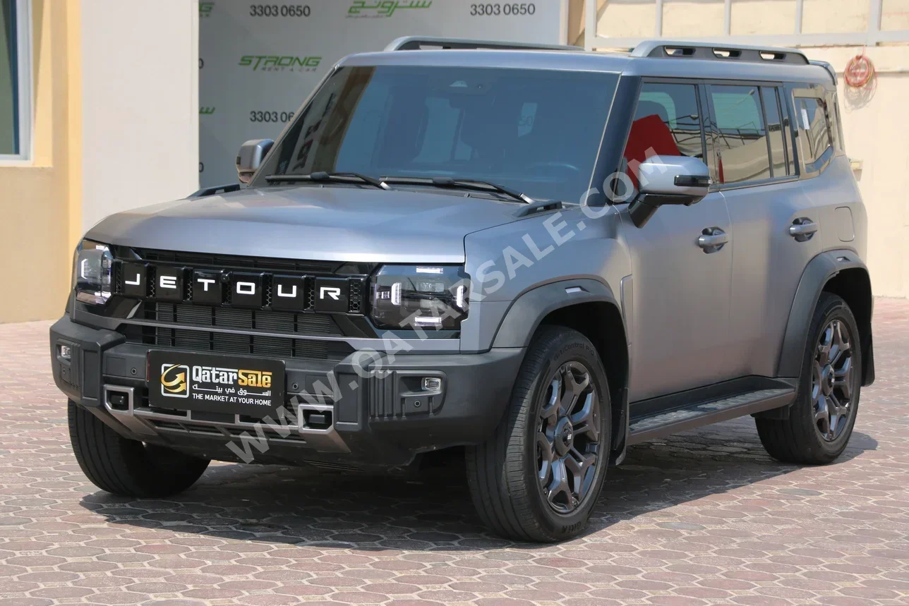 Jetour  T2  Luxury  2025  Automatic  19,000 Km  4 Cylinder  Four Wheel Drive (4WD)  SUV  Gray Matte  With Warranty
