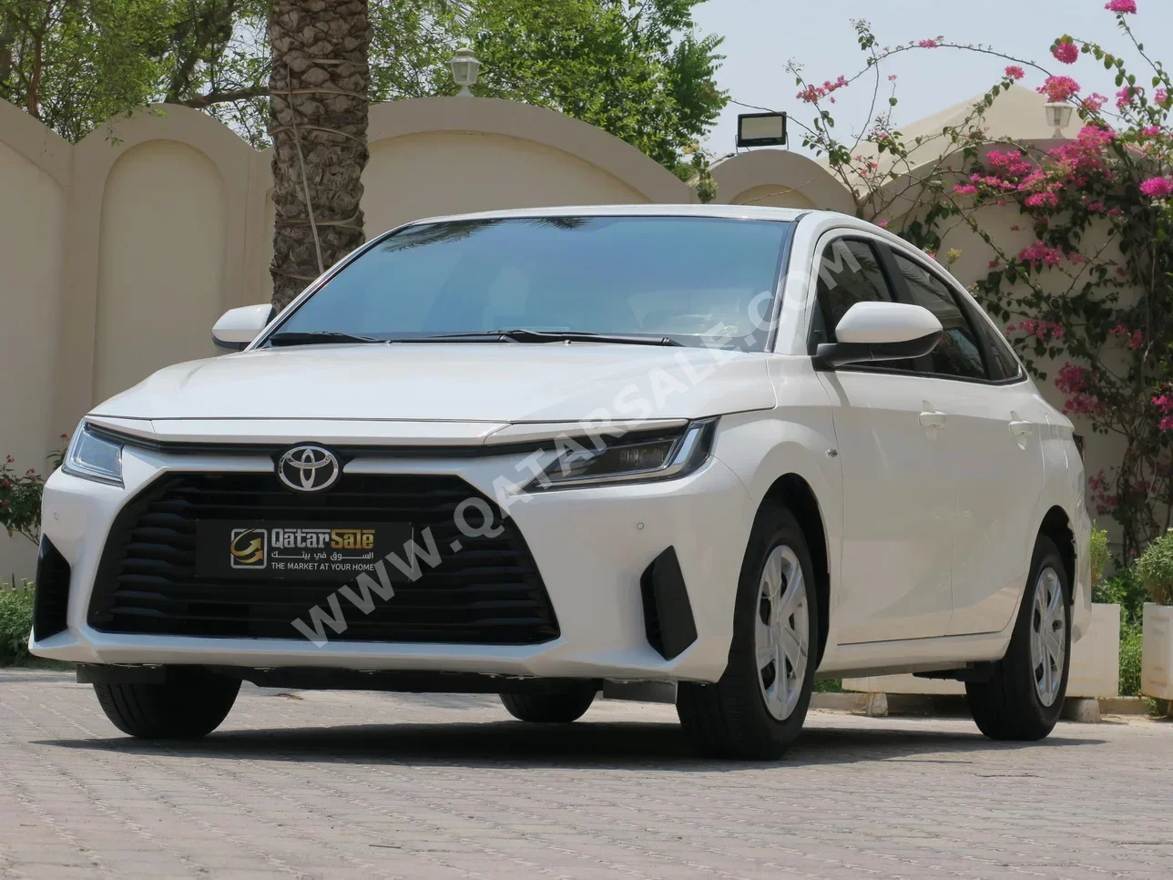 Toyota  Yaris  2023  Automatic  18,000 Km  4 Cylinder  Front Wheel Drive (FWD)  Sedan  White  With Warranty