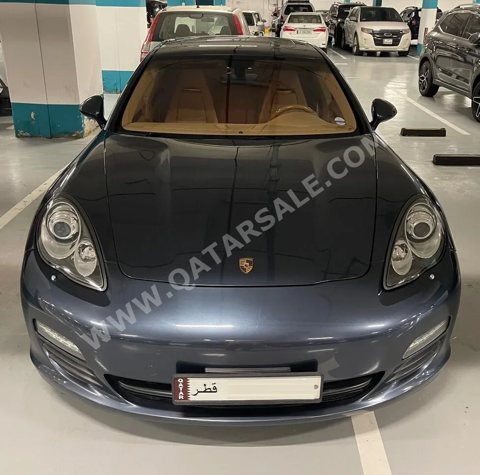 بورش  بانميرا  2011  اوتوماتيك  93,000 كم  6 سلندر  دفع خلفي  سيدان  ازرق