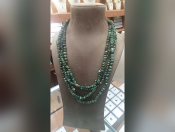 Gemstones Necklace  Green Emerald  Special Stylish Package  870 Carat  With Stone(s)  Emerald