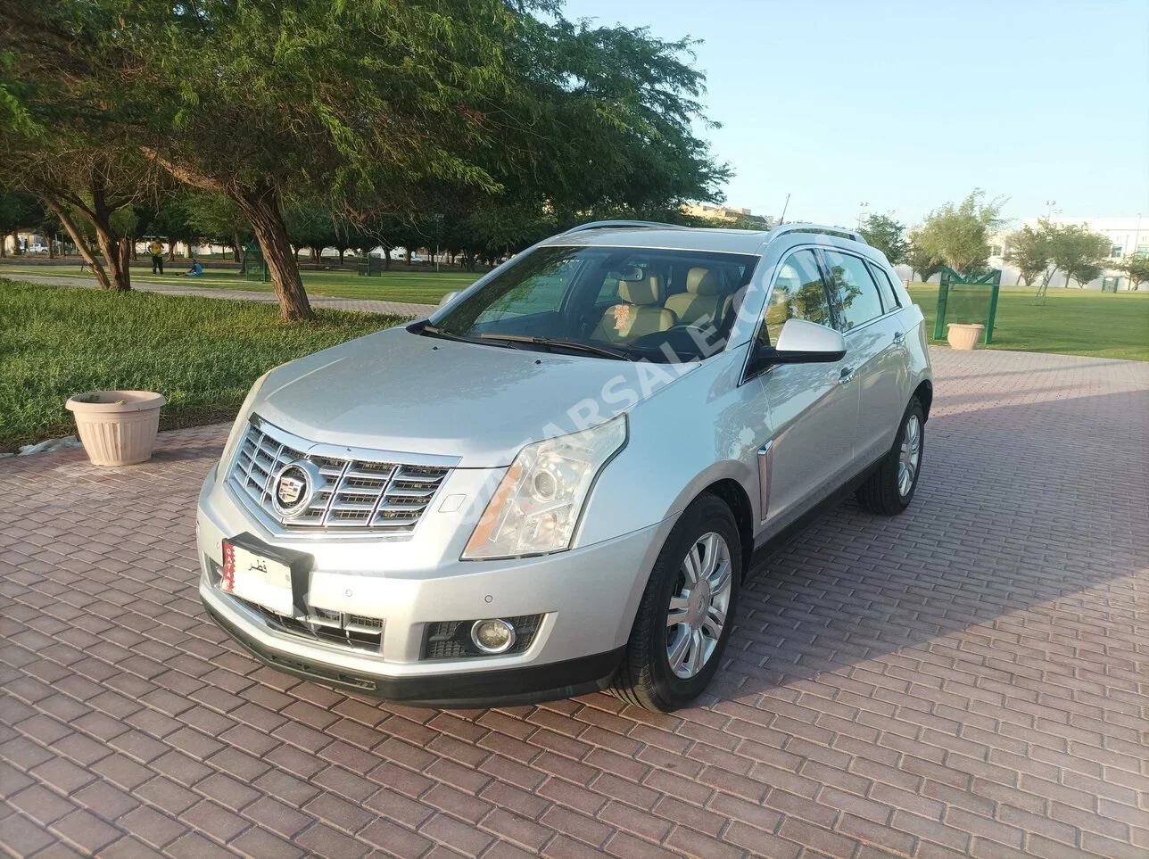 Cadillac  SRX  4  2015  Automatic  129,000 Km  6 Cylinder  All Wheel Drive (AWD)  SUV  Silver