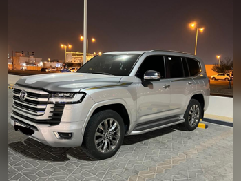 Toyota  Land Cruiser  VXR Twin Turbo  2022  Automatic  69,000 Km  6 Cylinder  Four Wheel Drive (4WD)  SUV  Silver  With Warranty