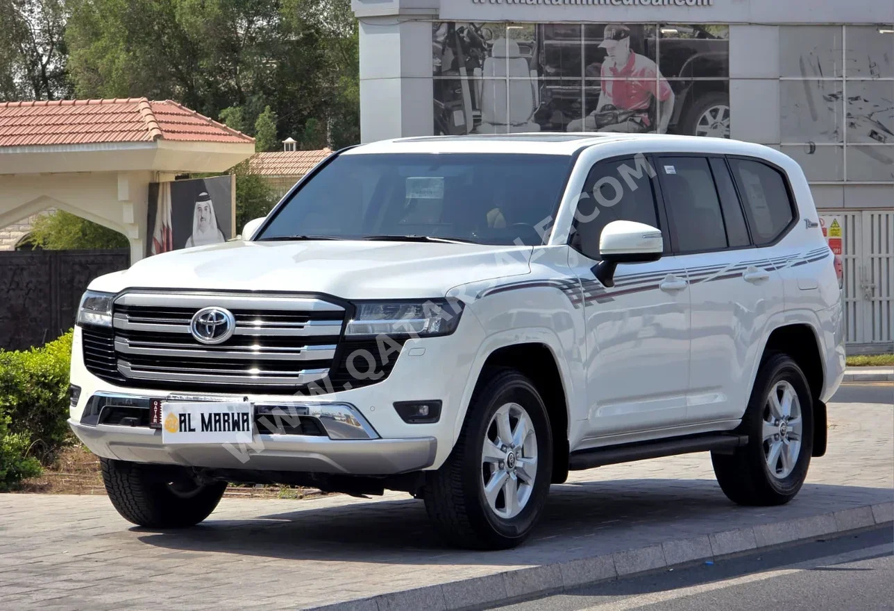 Toyota  Land Cruiser  GXR Twin Turbo  2022  Automatic  8,000 Km  6 Cylinder  Four Wheel Drive (4WD)  SUV  White  With Warranty