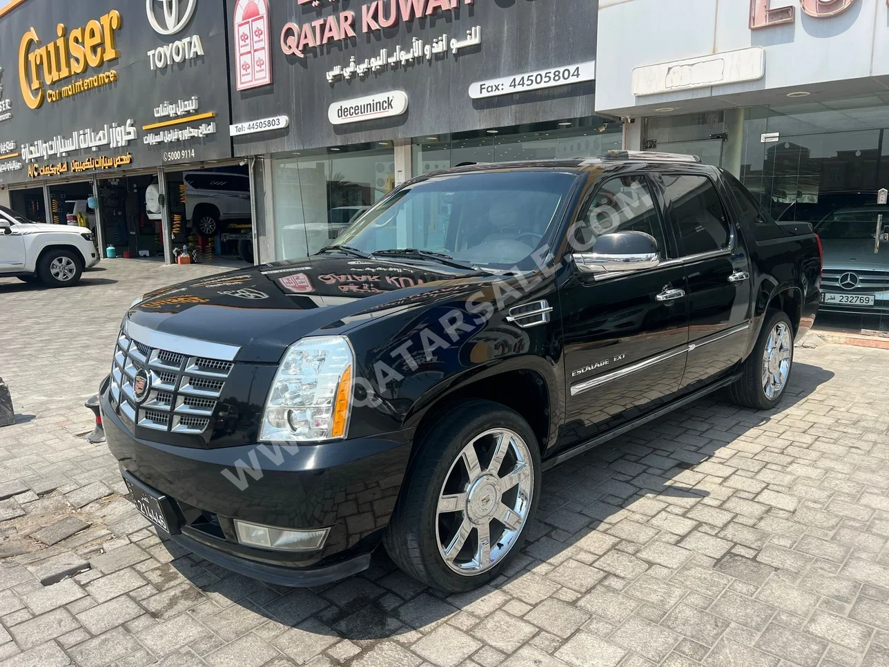 Cadillac  Escalade  EXT  2013  Automatic  130,000 Km  8 Cylinder  Four Wheel Drive (4WD)  Pick Up  Black