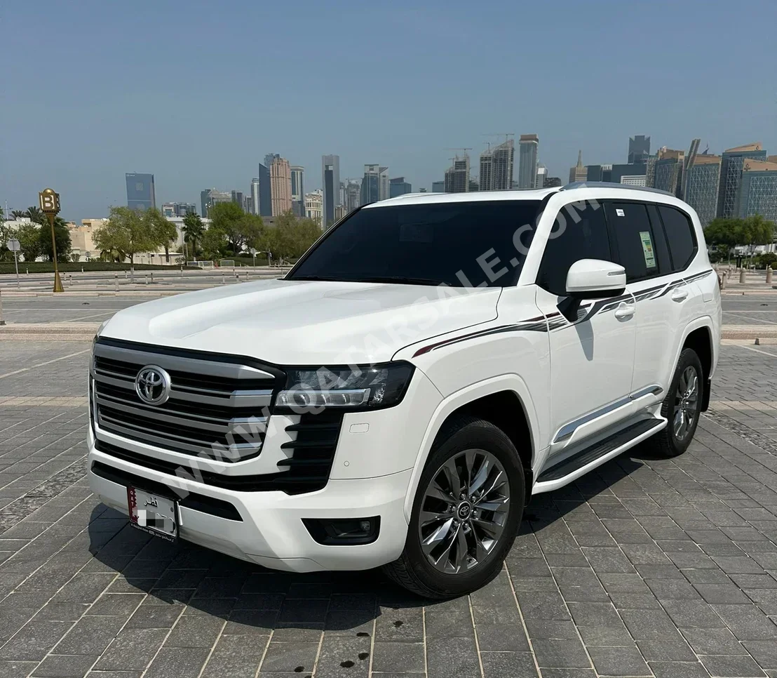 Toyota  Land Cruiser  GXR Twin Turbo  2024  Automatic  29,000 Km  6 Cylinder  Four Wheel Drive (4WD)  SUV  White  With Warranty