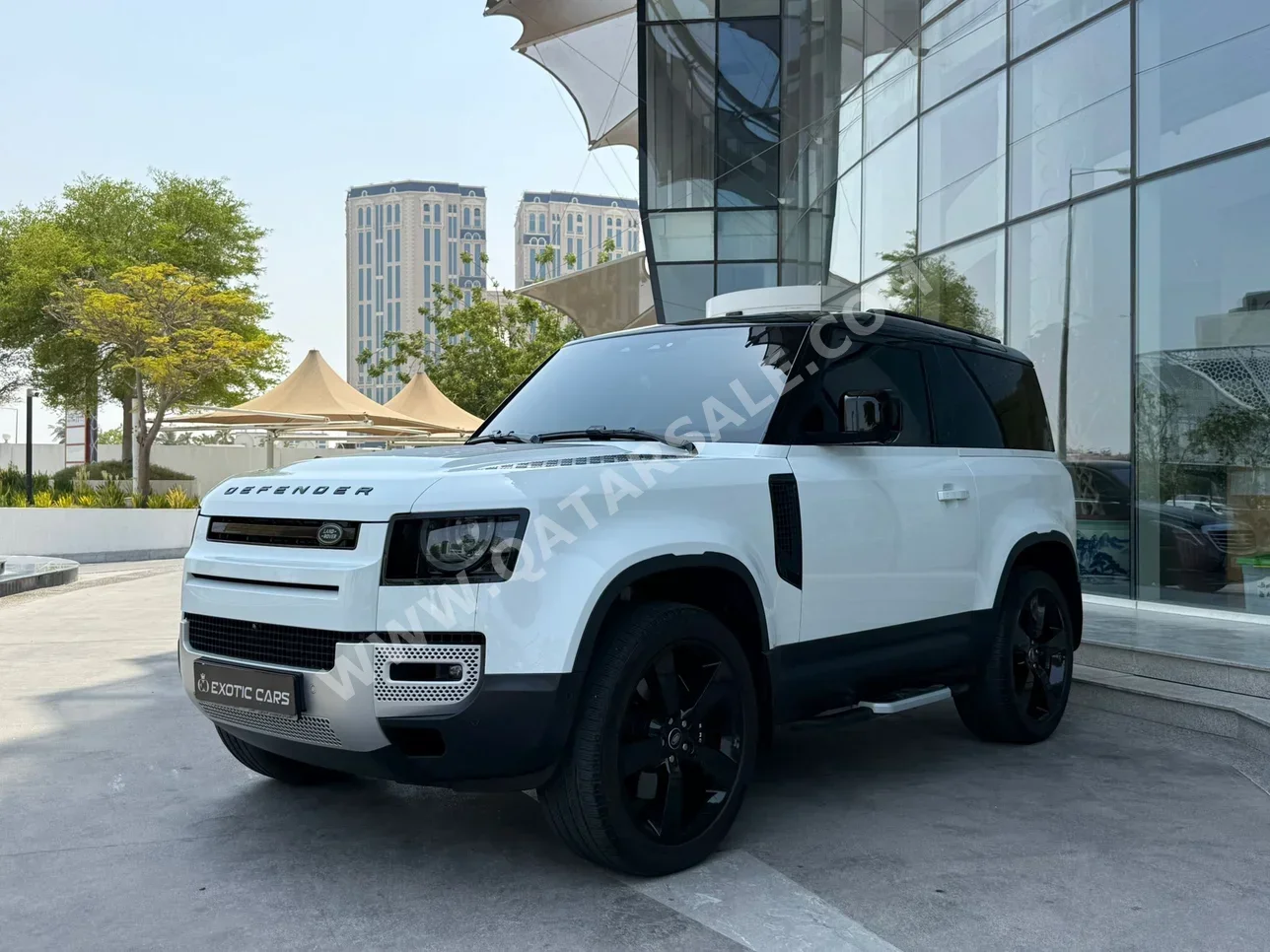 Land Rover  Defender  90 HSE  2021  Automatic  39,000 Km  6 Cylinder  Four Wheel Drive (4WD)  SUV  White