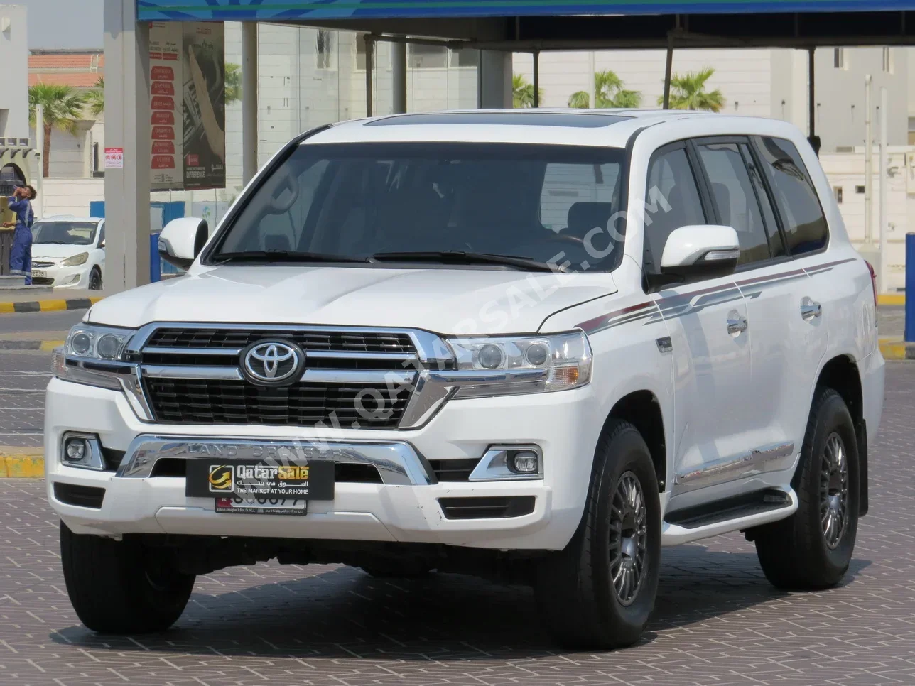 Toyota  Land Cruiser  GXR  2012  Automatic  499,900 Km  8 Cylinder  Four Wheel Drive (4WD)  SUV  White