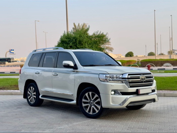 Toyota  Land Cruiser  VXS  2018  Automatic  300,000 Km  8 Cylinder  Four Wheel Drive (4WD)  SUV  White