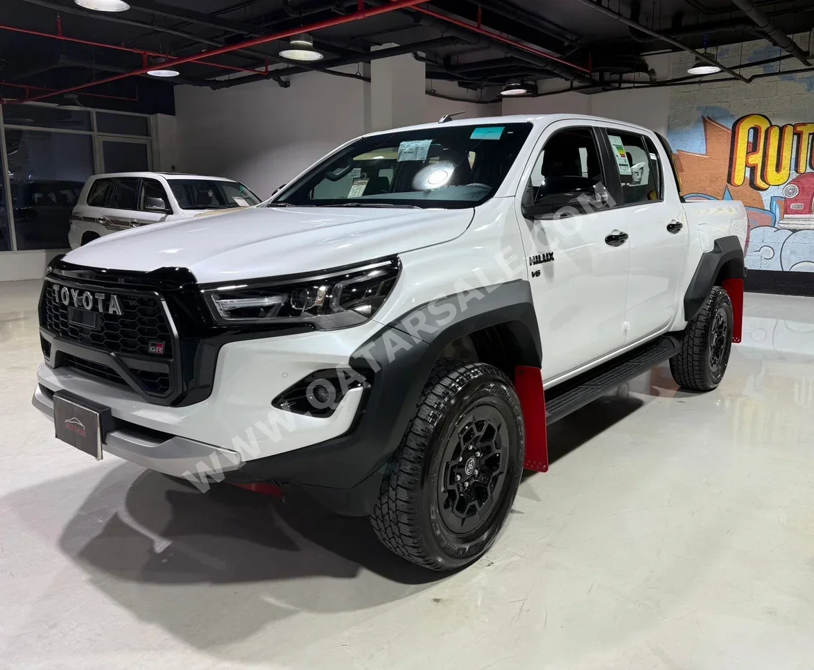 Toyota  Hilux  GR Sport  2025  Automatic  0 Km  6 Cylinder  Four Wheel Drive (4WD)  Pick Up  White  With Warranty