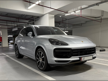 بورش  كيان  توربو  2019  اوتوماتيك  68,000 كم  8 سلندر  دفع رباعي  اس يو في  رمادي