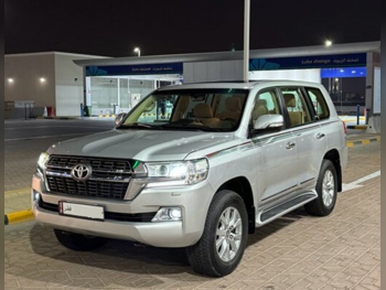 Toyota  Land Cruiser  GXR  2020  Automatic  276,000 Km  8 Cylinder  Four Wheel Drive (4WD)  SUV  Silver