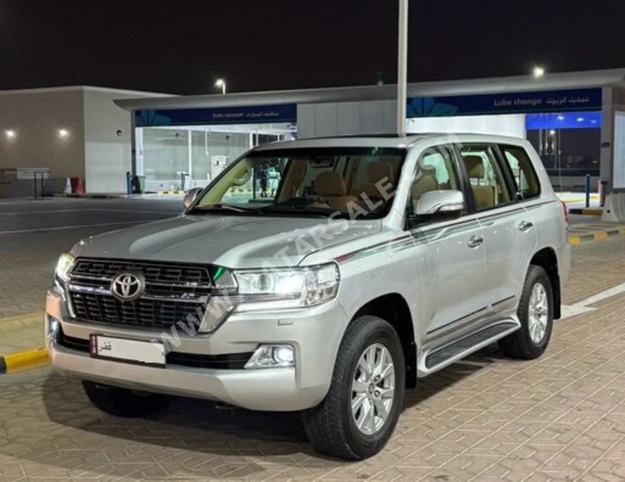 Toyota  Land Cruiser  GXR  2020  Automatic  276,000 Km  8 Cylinder  Four Wheel Drive (4WD)  SUV  Silver