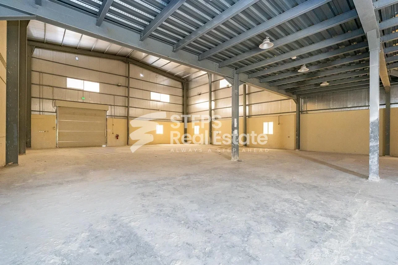 Warehouses & Stores - Al Wakrah  - Barkit Al Awamer  -Area Size: 1000 Square Meter
