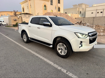 اسوزو  دي-ماكس  جي تي  2023  اوتوماتيك  118,000 كم  4 سلندر  دفع رباعي  بيكب  أبيض