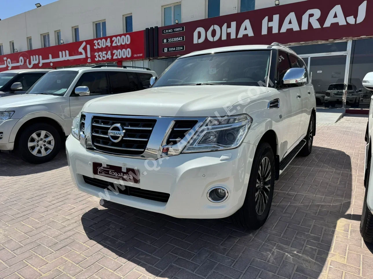 Nissan  Patrol  Platinum  2014  Automatic  447,000 Km  8 Cylinder  Four Wheel Drive (4WD)  SUV  White