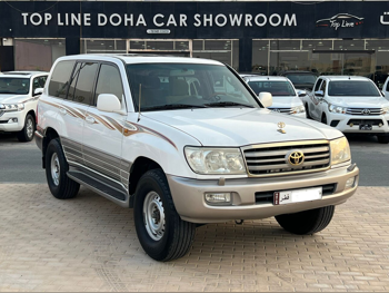 تويوتا  لاند كروزر  في اكس ار  2007  اوتوماتيك  580,000 كم  8 سلندر  دفع رباعي  اس يو في  أبيض