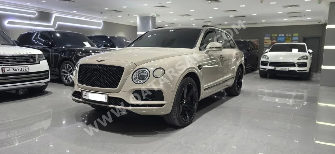 Bentley  Bentayga  S  2019  Automatic  64,000 Km  8 Cylinder  Four Wheel Drive (4WD)  SUV  White