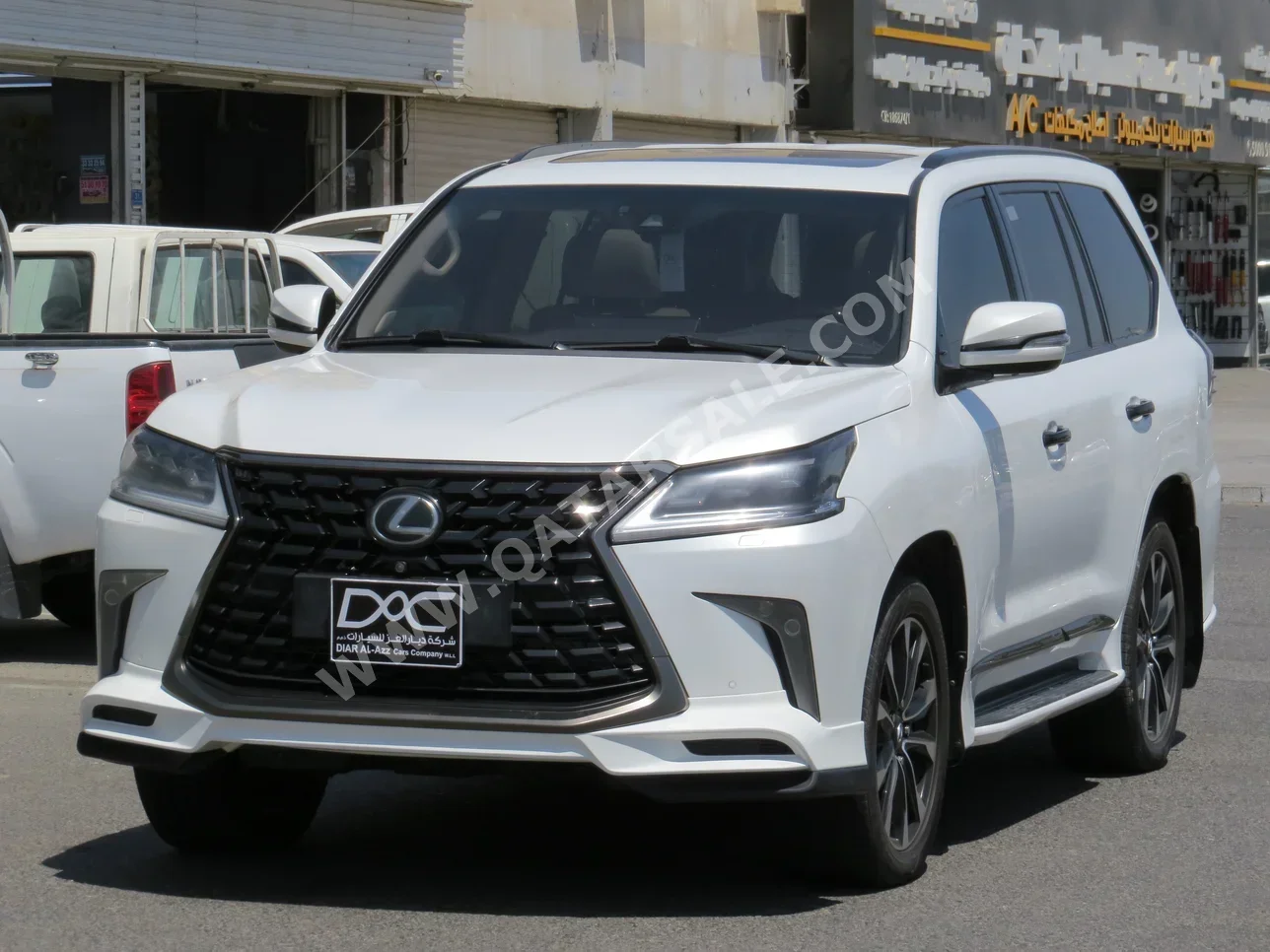 Lexus  LX  570 S Black Edition  2020  Automatic  191,000 Km  8 Cylinder  Four Wheel Drive (4WD)  SUV  White