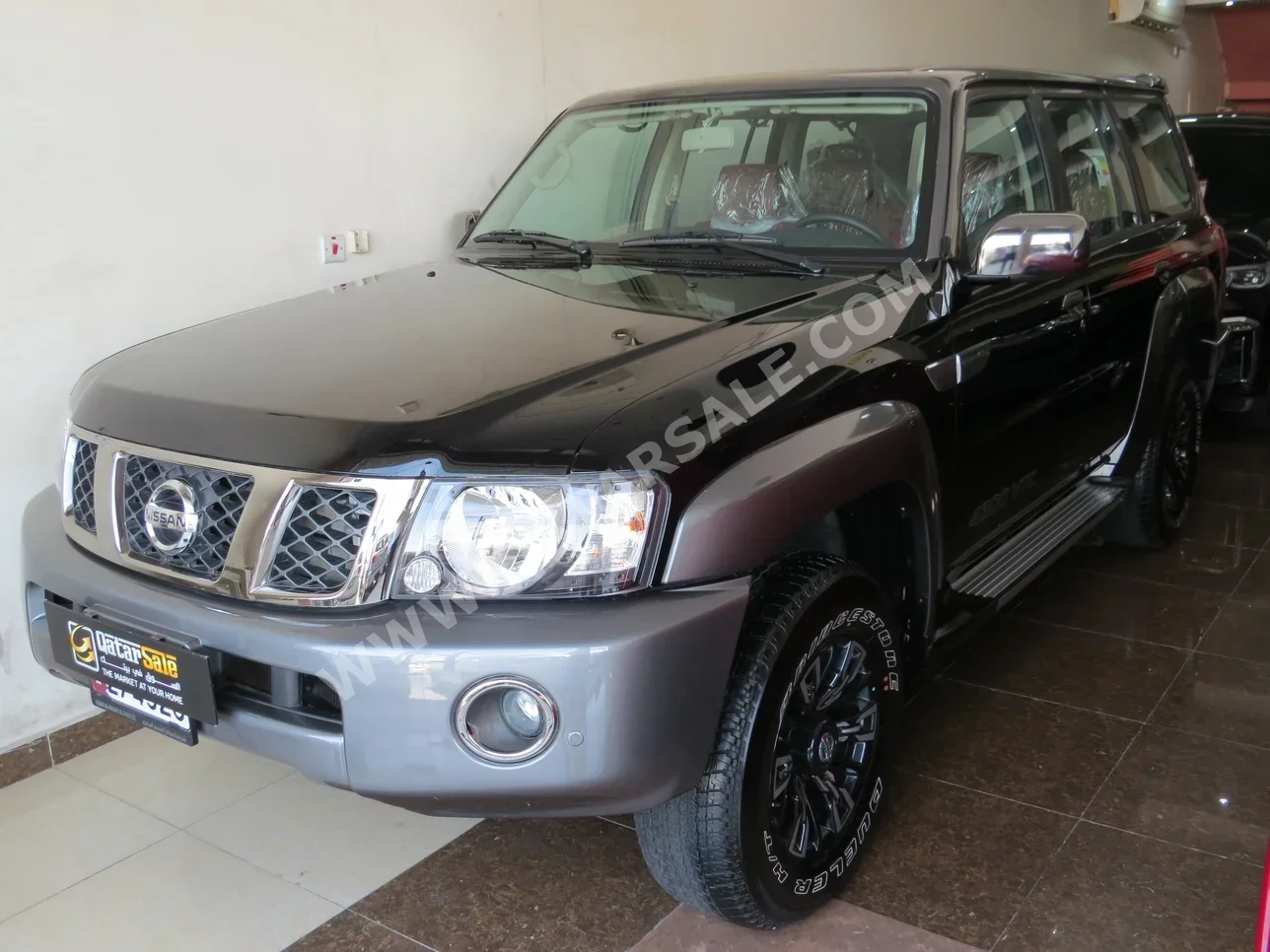 Nissan  Patrol  Super Safari  2024  Automatic  14,000 Km  6 Cylinder  Four Wheel Drive (4WD)  SUV  Black  With Warranty