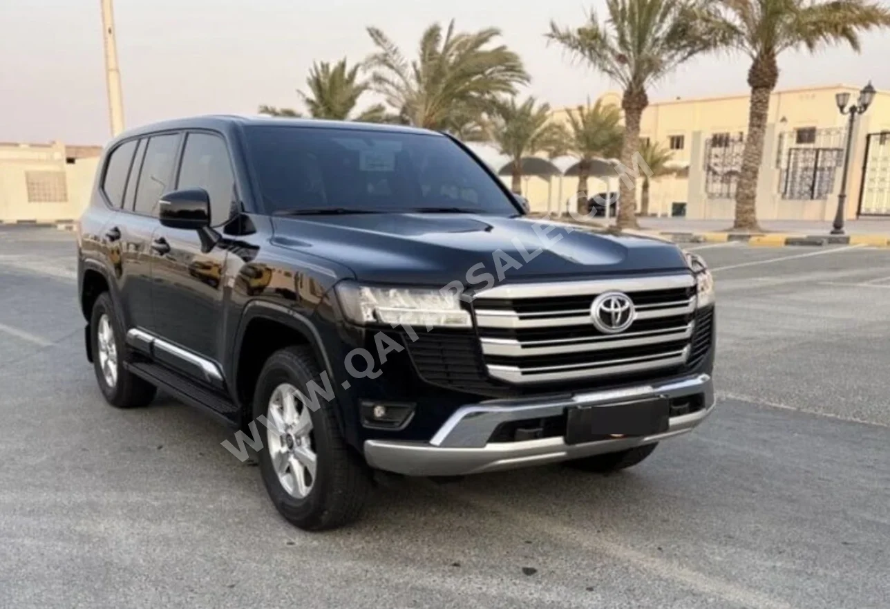 Toyota  Land Cruiser  GXR  2025  Automatic  6,000 Km  6 Cylinder  Four Wheel Drive (4WD)  SUV  Black  With Warranty
