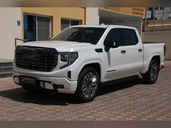 GMC  Sierra  Denali Ultimate  2023  Automatic  41,000 Km  8 Cylinder  Four Wheel Drive (4WD)  Pick Up  Pearl  With Warranty