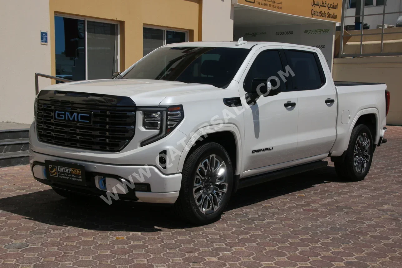 GMC  Sierra  Denali Ultimate  2023  Automatic  41,000 Km  8 Cylinder  Four Wheel Drive (4WD)  Pick Up  Pearl  With Warranty