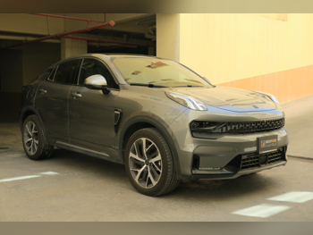 Lynk & Co  05  2024  Automatic  17,000 Km  4 Cylinder  All Wheel Drive (AWD)  SUV  Gray  With Warranty