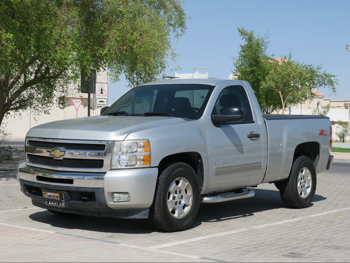Chevrolet  Silverado  Z71  2011  Automatic  100,000 Km  8 Cylinder  Four Wheel Drive (4WD)  Pick Up  Silver