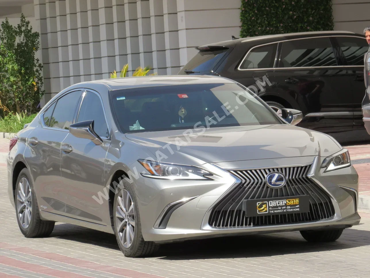 Lexus  ES  300h  2021  Automatic  52,224 Km  6 Cylinder  Front Wheel Drive (FWD)  Sedan  Sonic Titanium