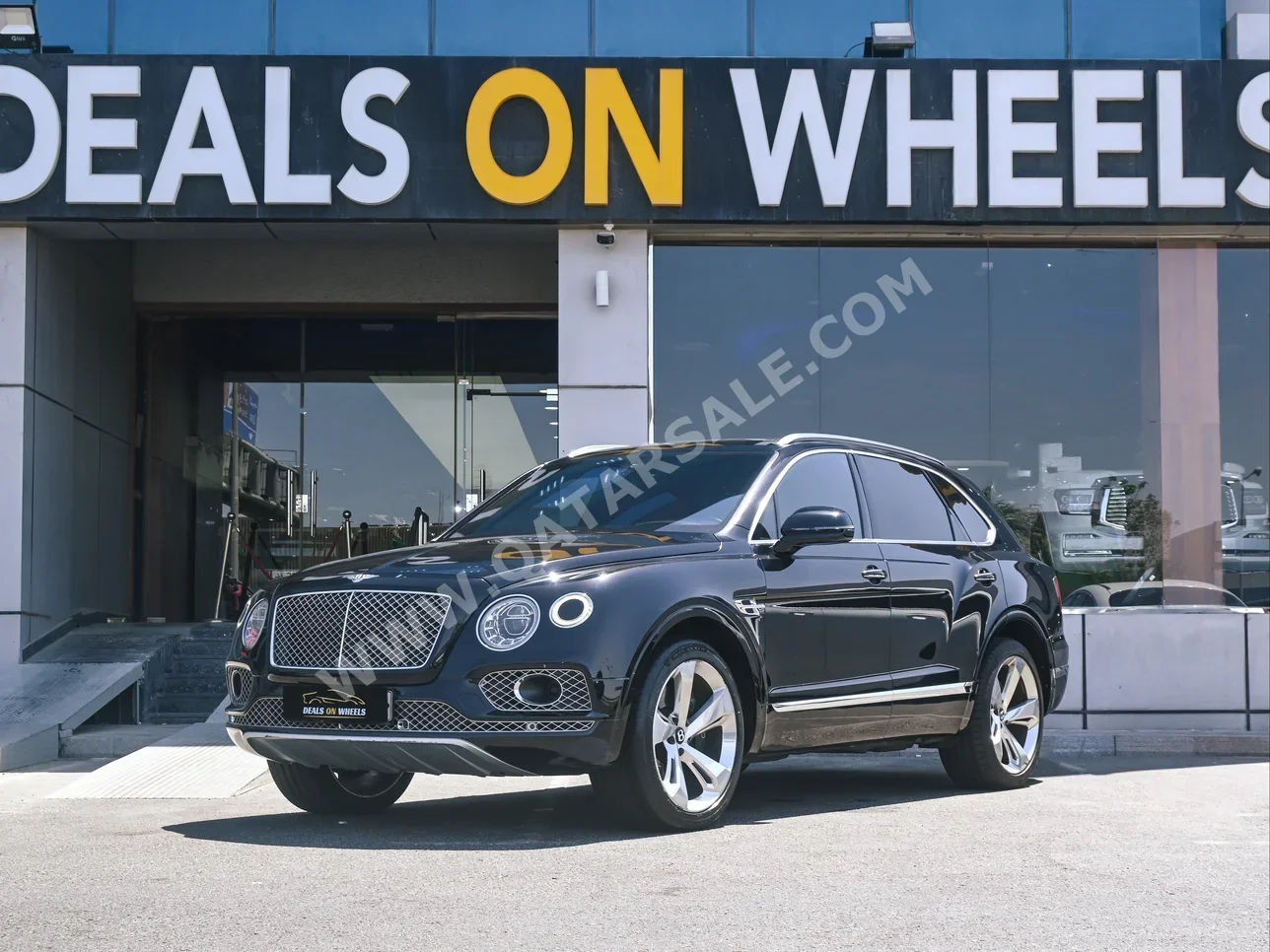 Bentley  Bentayga  2017  Automatic  86,000 Km  12 Cylinder  All Wheel Drive (AWD)  SUV  Black
