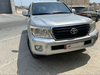 Toyota  Land Cruiser  G  2014  Automatic  260,000 Km  6 Cylinder  Four Wheel Drive (4WD)  SUV  Silver