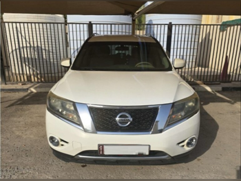 Nissan  Pathfinder  LE  2014  Automatic  138,790 Km  6 Cylinder  All Wheel Drive (AWD)  SUV  White
