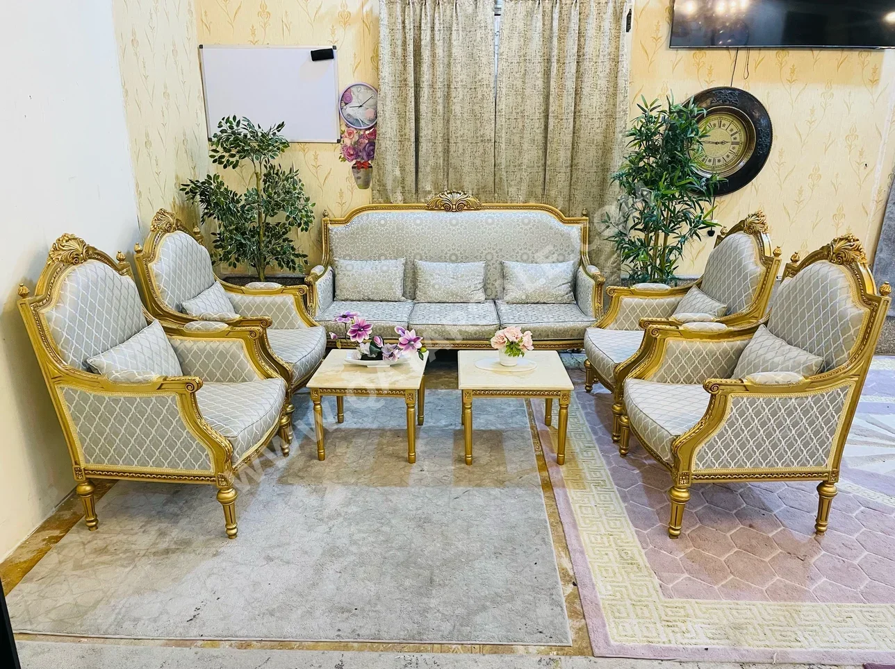 Sofas, Couches & Chairs
